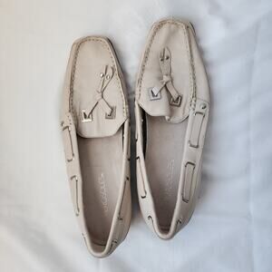 Aerosoles Beige Leather Square Toe Loafers, Silver Detail Metal Accents Size 8,
